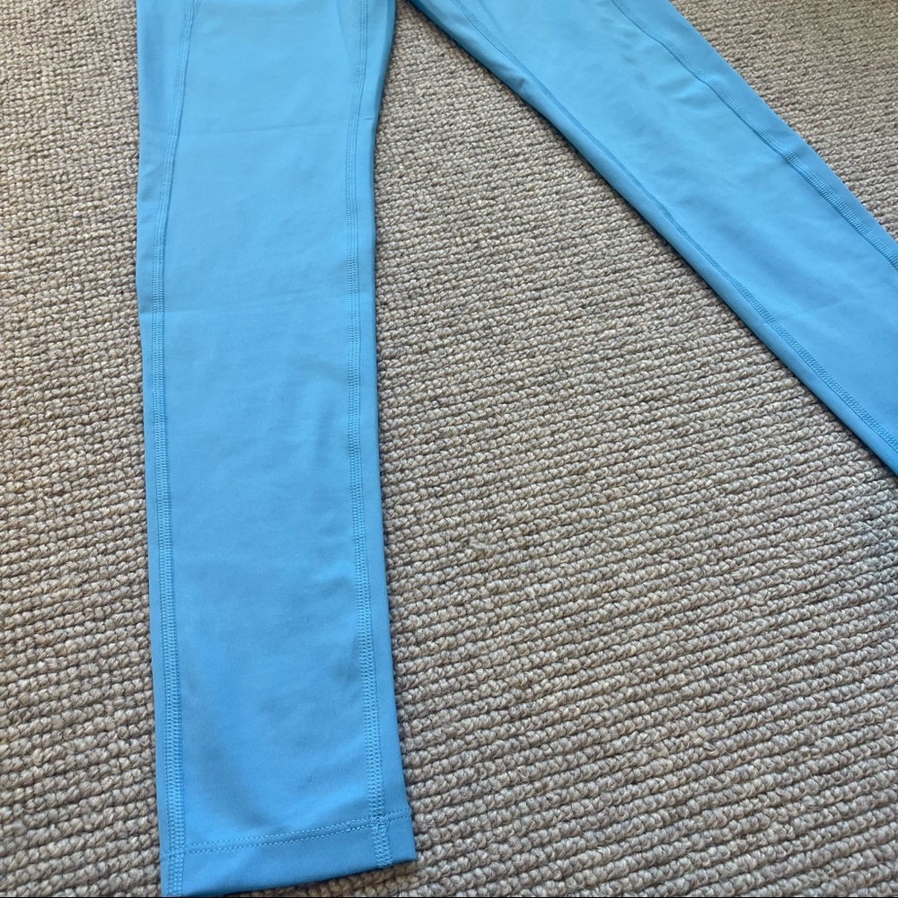 Girlfriend Collective Compressive High-Rise Legging in Haze (XS) - Picture 8 of 10